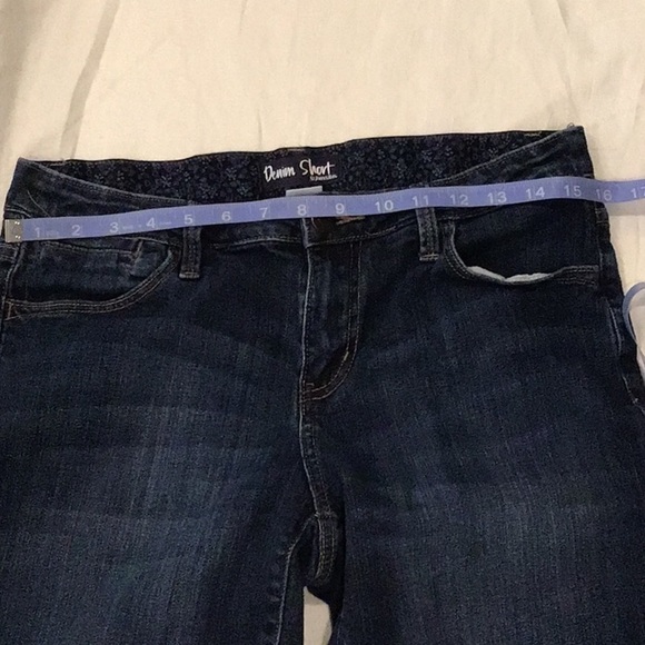 St John’s Bay Denim Jean Shorts Size 8 - Picture 2 of 6